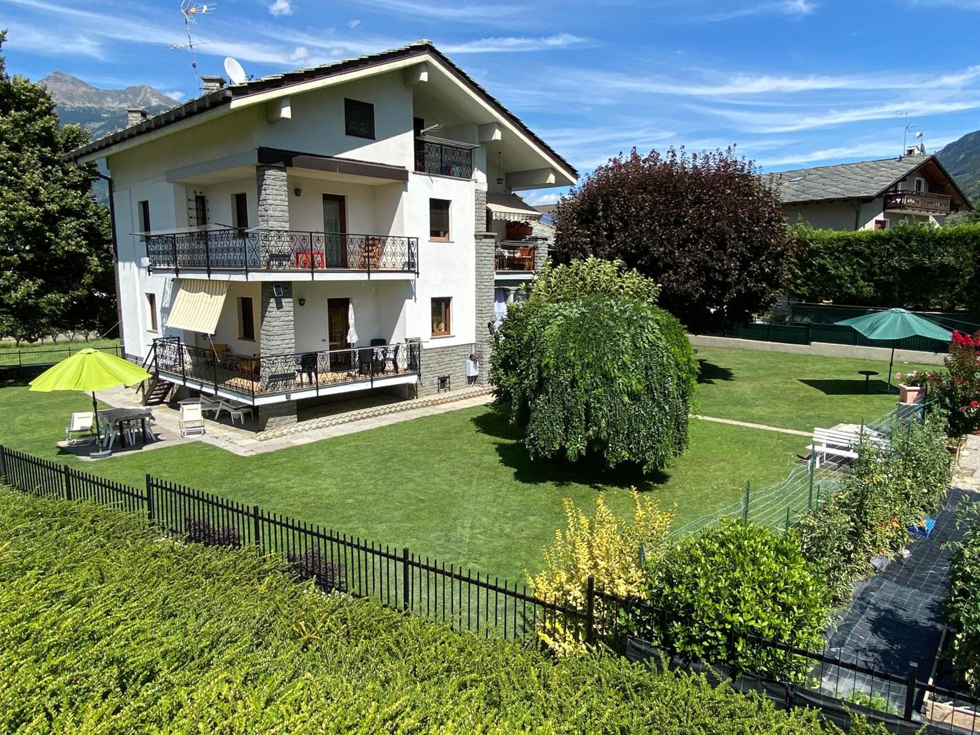 Ferienwohnung Il Tiglio Gressan Aosta Exterior foto